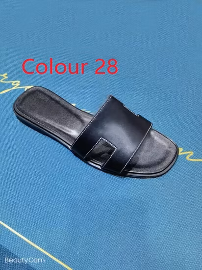 Summer Fashion Classical Simple Ladies Leather Slippers Beach Holiday Women Flip-Flops Slippers