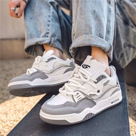 Neue maßgeschneiderte Schuhe im Walking-Stil, Freizeitschuhe, PU-Leder, Herren-Turnschuhe